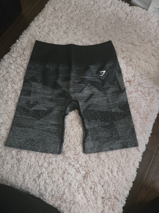 Gymshark Pants - Gymshark Adapt Ombre Seamless Shorts - Triangle | Black Print